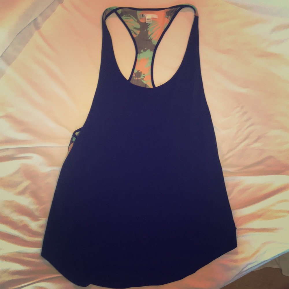 New women’s Volcom top